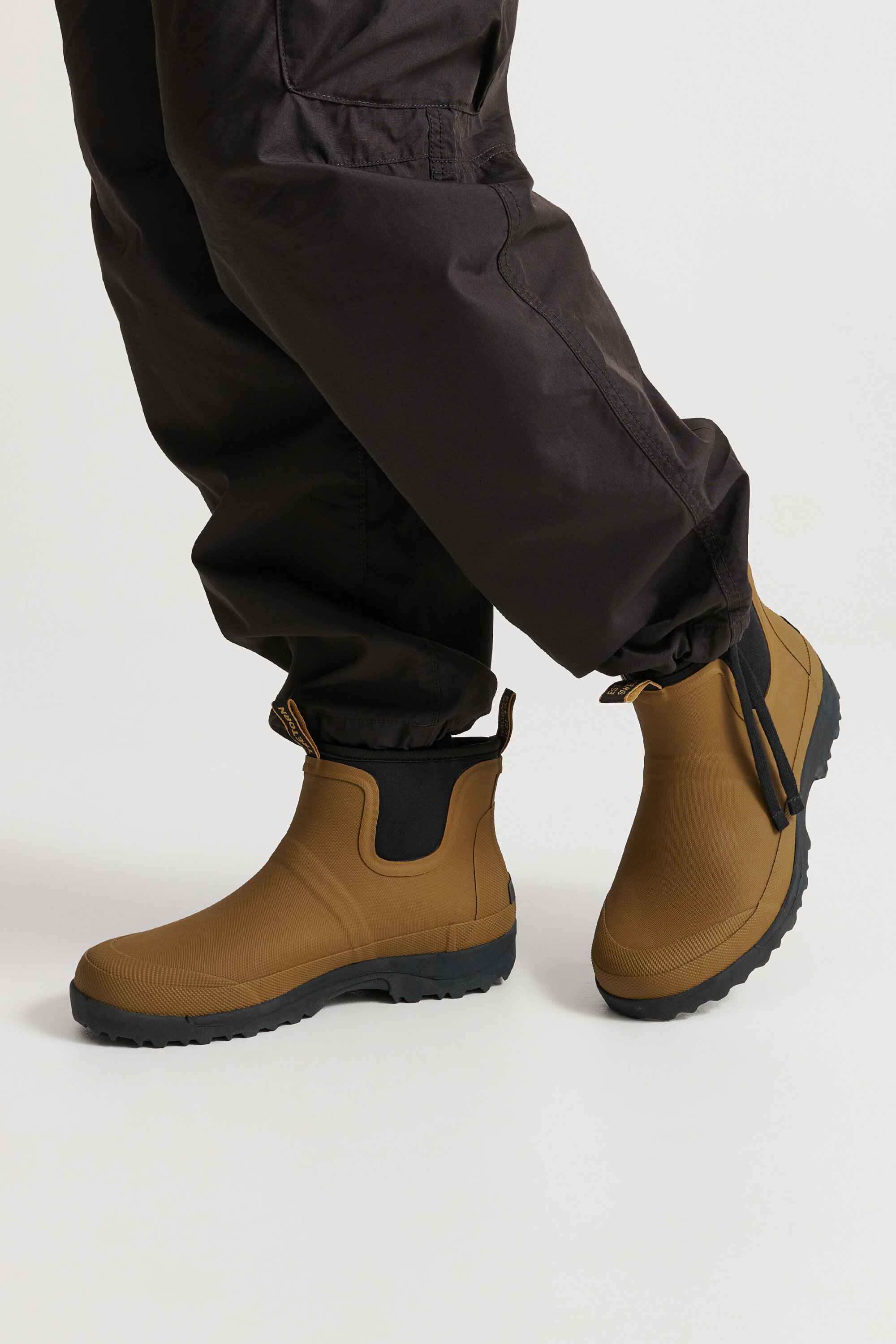 TERRÄNG LOW NEO WINTER GEFÜTTERTER STIEFEL